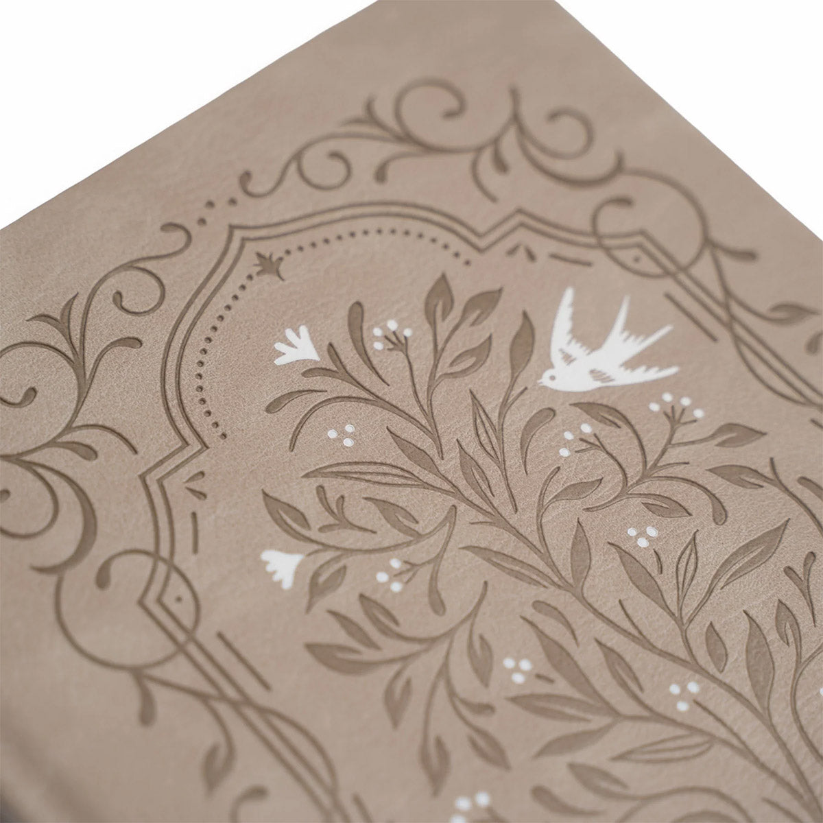 Archer & Olive Bullet Journal Songbird B5 Dot Grid - Details van de voorkant