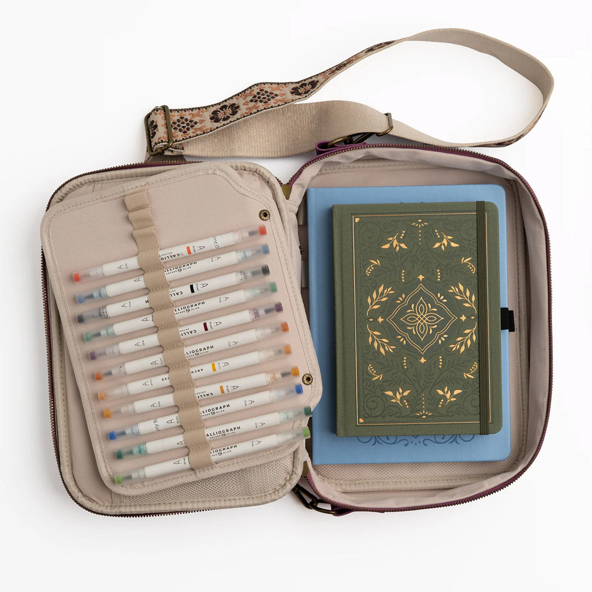 Archer & Olive Creativity Case - Plum - Inhoud van de tas