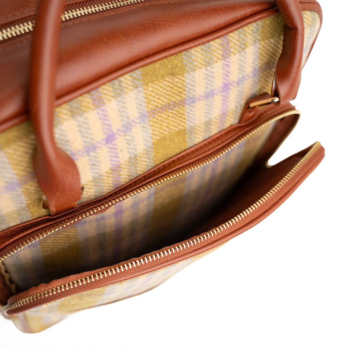 Archer & Olive - Forest Findings Plaid Backpack - Detail van het voorvak