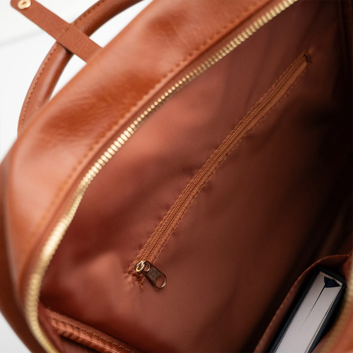 Archer & Olive - Forest Findings Plaid Backpack - Inhoud