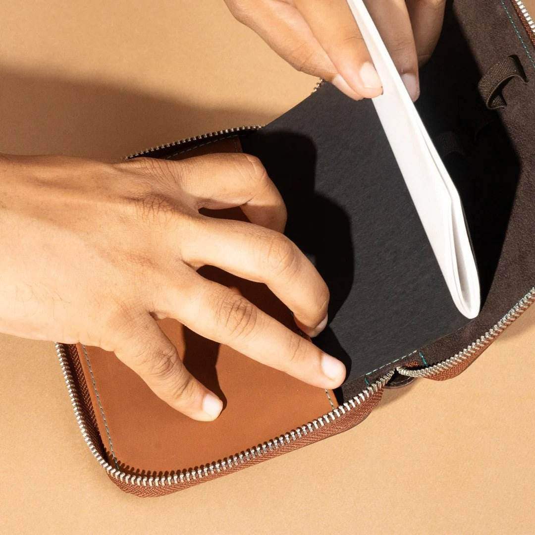 Endless Companion Leather 5-Pen Pouch - Brown - 24Papershop