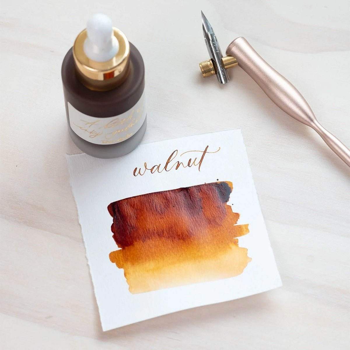 Tom's Studio Calligraphy Inkt 30ml - Walnut - 24Papershop