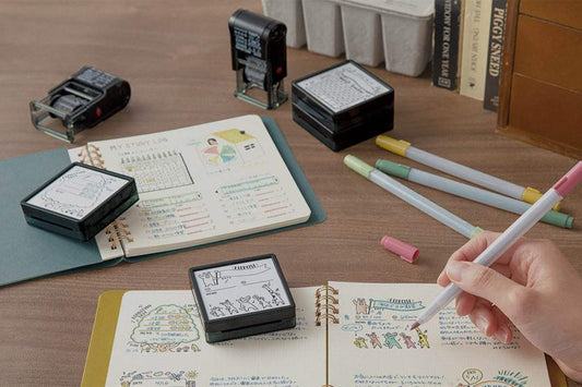 Alles over het merk Midori: Notitieboeken, stempels, stickers en meer! - 24Papershop