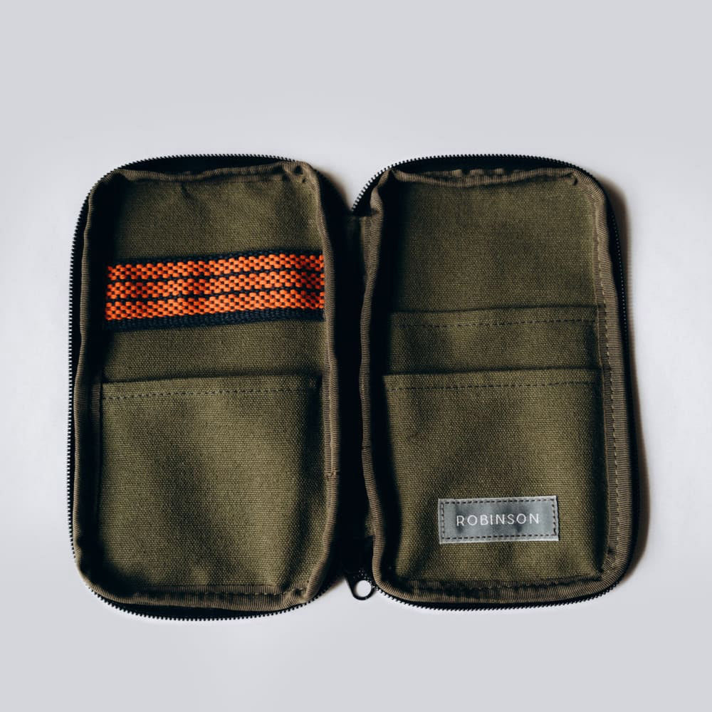 Anything x Robinson Pen Etui - Green - Open zonder inhoud