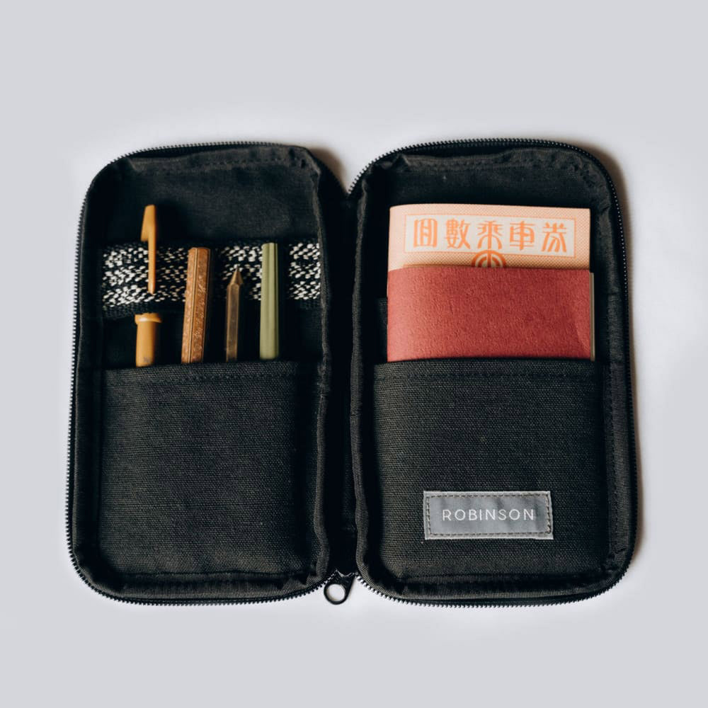Anything x Robinson Pen Etui - Black - Open