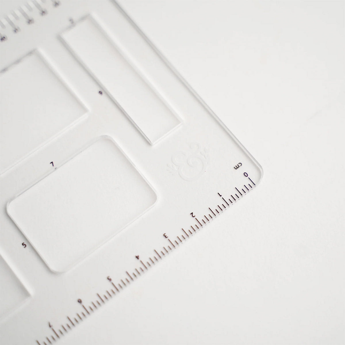 Archer & Olive B5 Planning Stencil - Detail van de liniaal