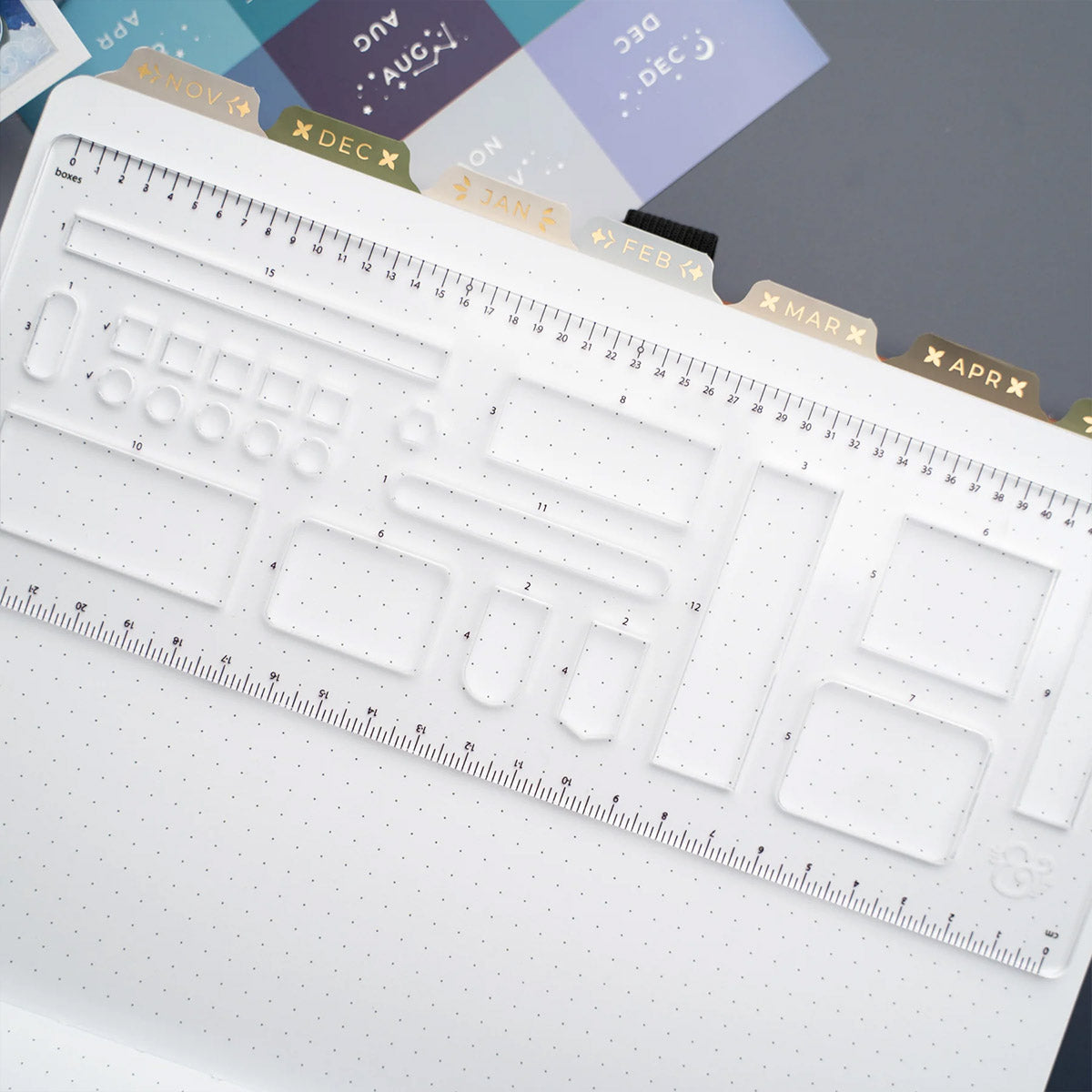 Archer & Olive B5 Planning Stencil - Detail van de liniaal