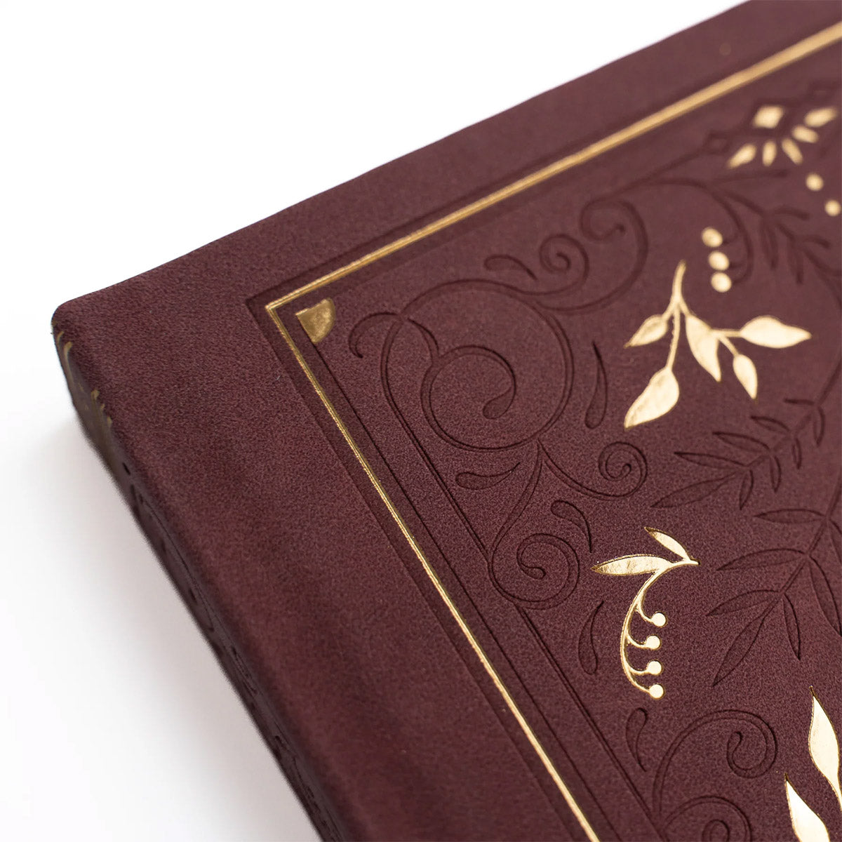 Archer & Olive Bullet Journal Storybook in Plum - Detail van de voorkant van de cover
