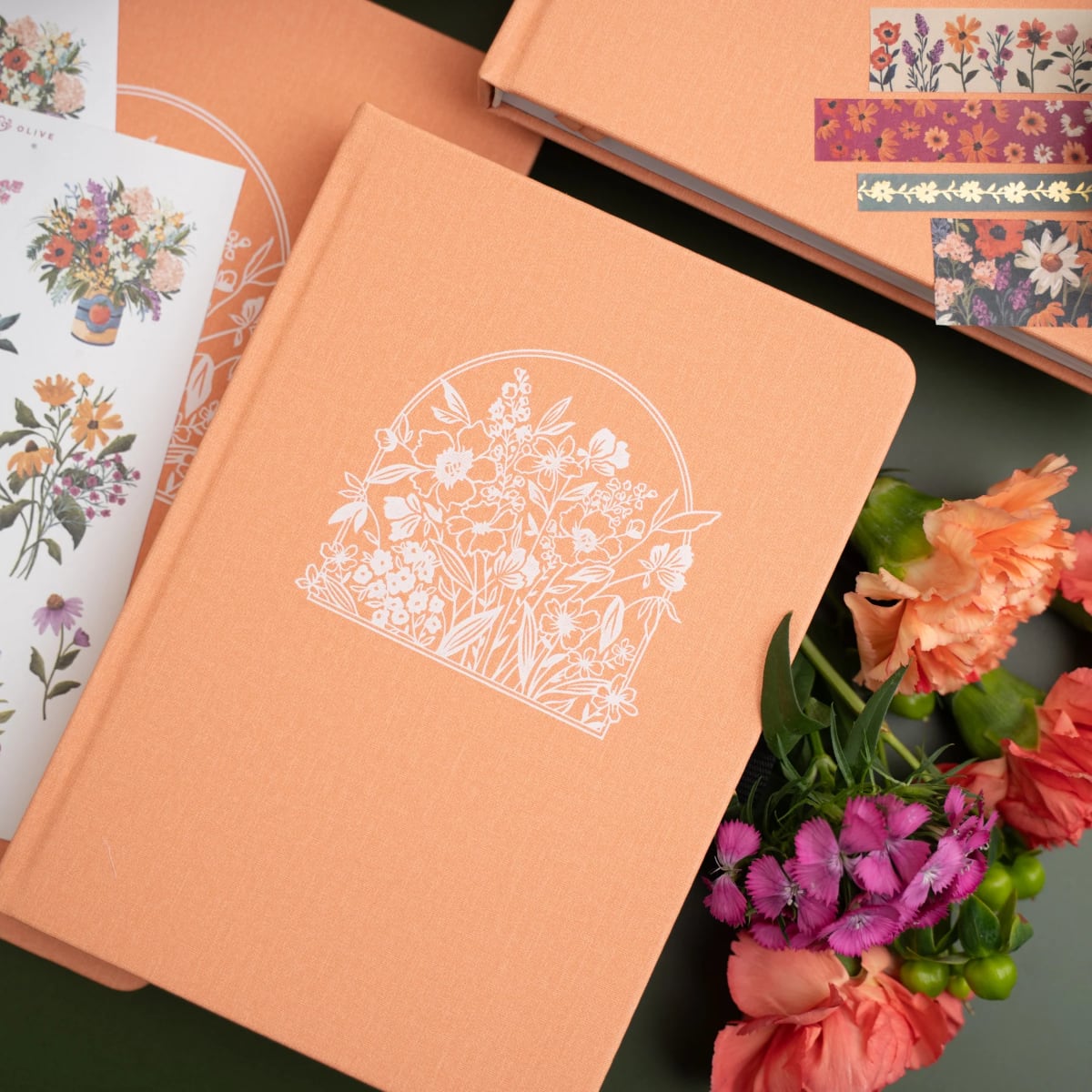 Archer & Olive Bullet Journal Wildflowers Framed - Sfeerfoto