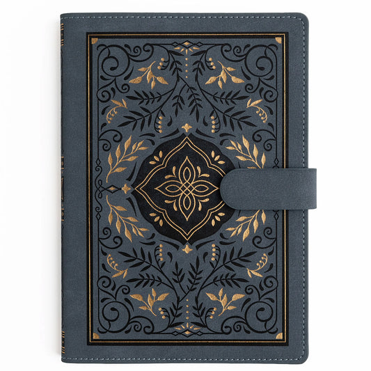Archer & Olive DeLuxe System Storybook in Navy A5 - cover op een witte achtergrond