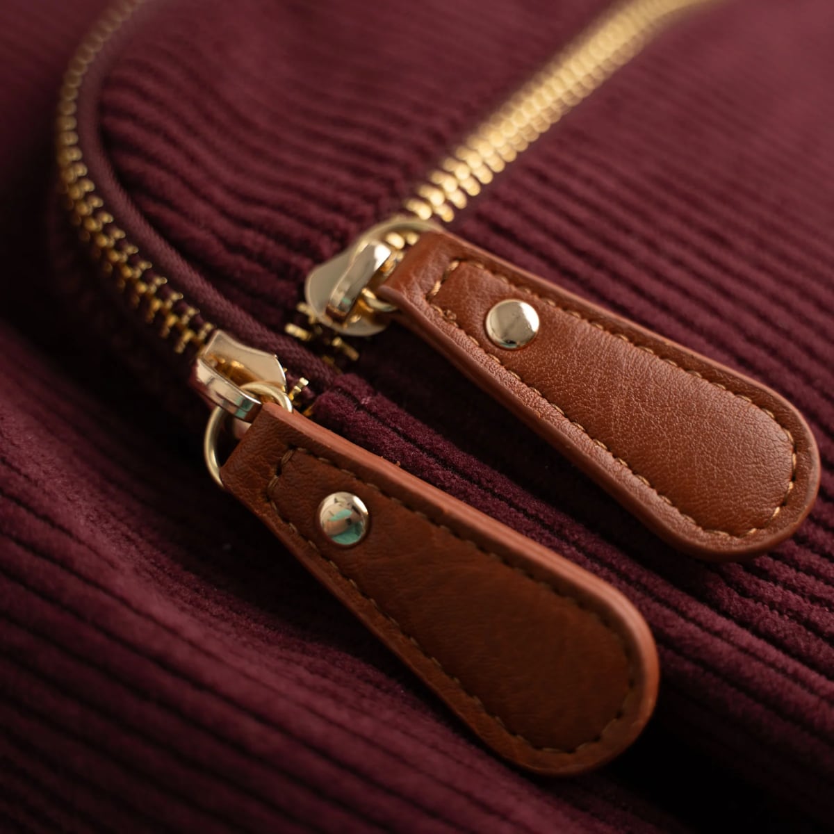 Archer & Olive Quiet Corners Backpack - Maroon - Detailfoto