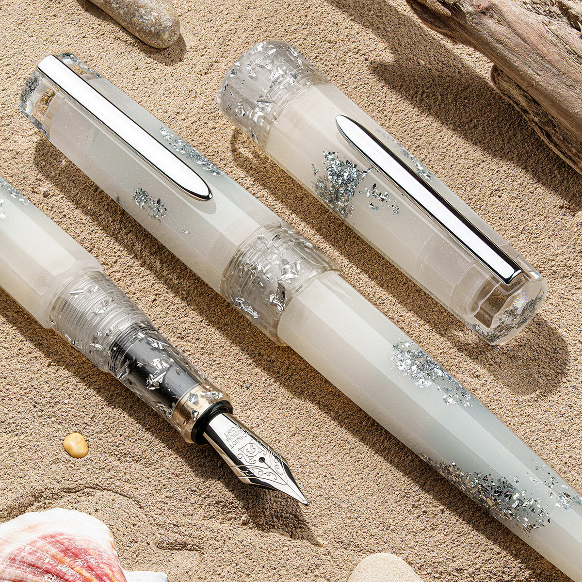 BENU Fountain Pen Euphoria CT - White Beach op het zand