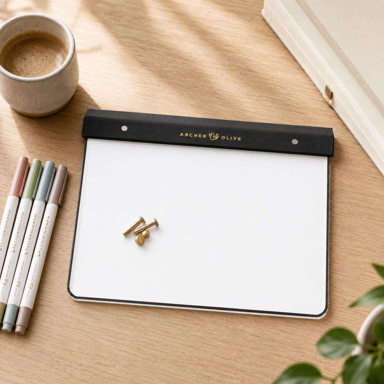 Archer & Olive Notepad Backing + Screws + Box Set - Sfeerfoto