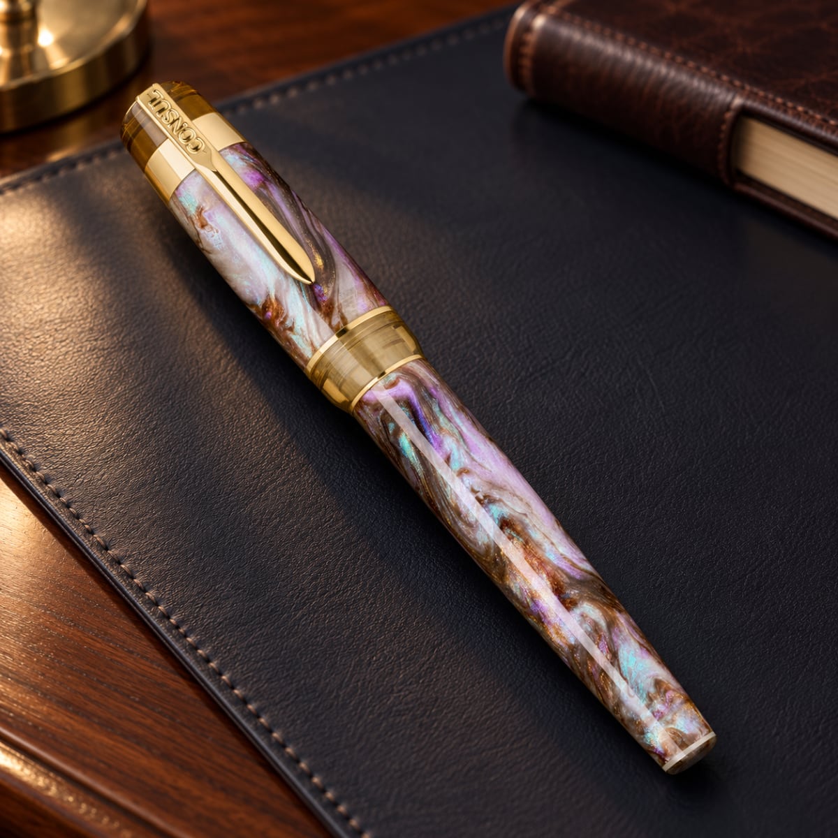 Consul Fountain Pen Guardian Oyster - Sfeerfoto