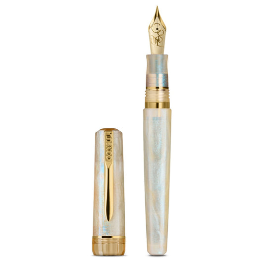 Consul Fountain Pen Origin Alabaster - Vulpen zonder dop op een witte achtergrond