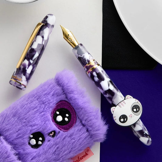 Esterbrook Estie Bestie Sugar Plum Purple GT Fountain Pen - Sfeerfoto