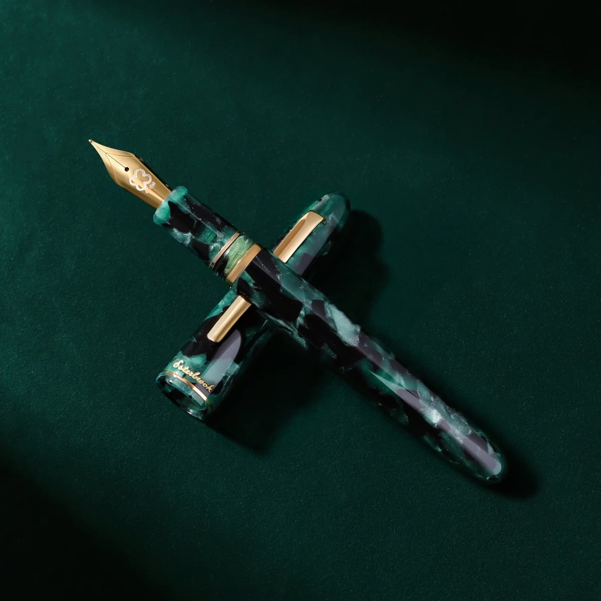 Esterbrook Estie Evergreen GT Fountain Pen - Sfeerfoto