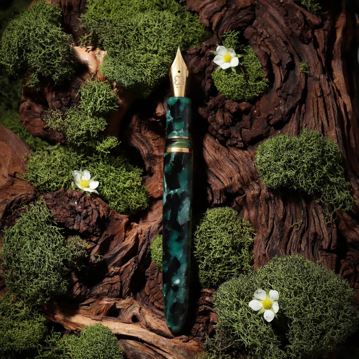 Esterbrook Estie Evergreen GT Fountain Pen - Sfeerfoto