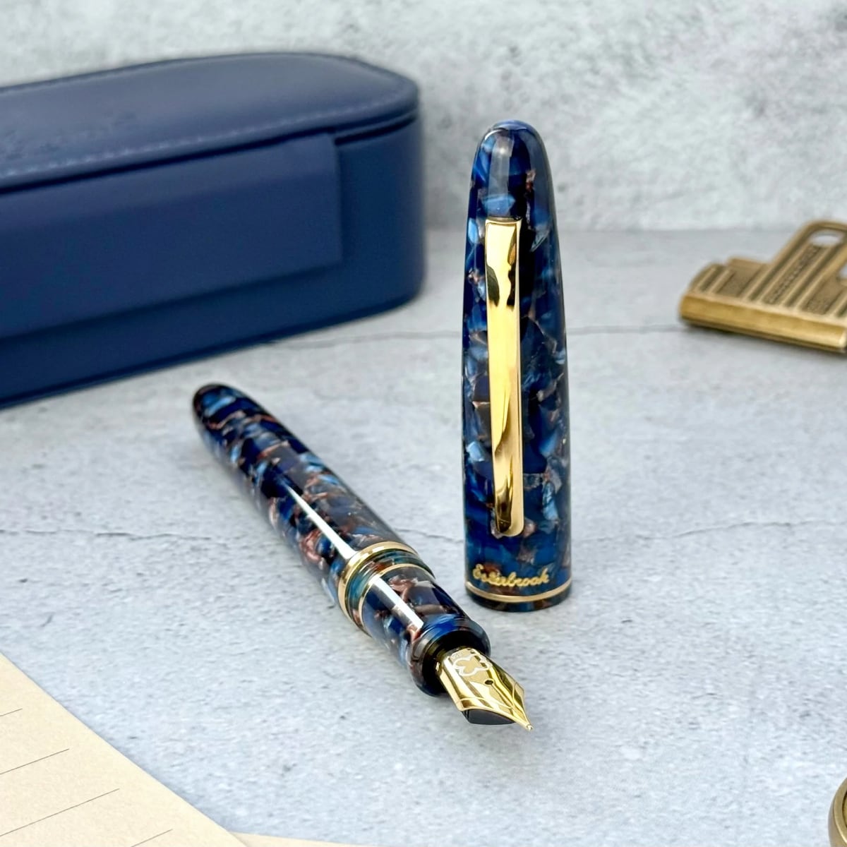 Esterbrook Estie Nouveau Blue GT Fountain Pen - Sfeerfoto
