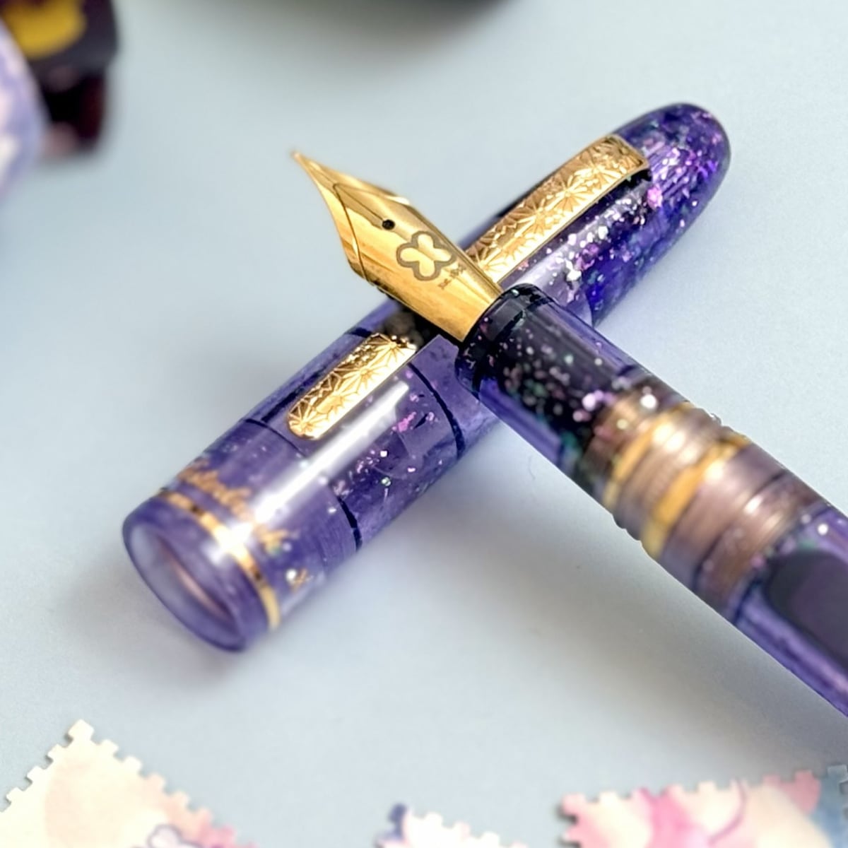Esterbrook Estie Sakura Street GT Fountain Pen - Sfeerfoto