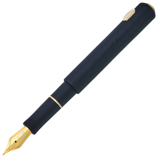 Esterbrook Fountain Pen Niblet - Black Raven - Vulpen open op een witte achtergrond