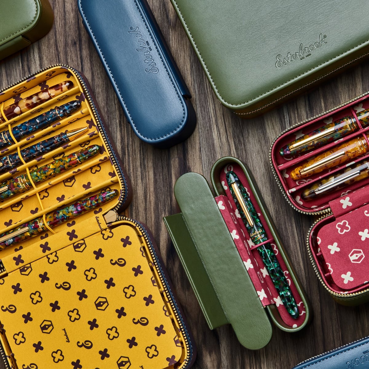 Esterbrook Pen Nook Dandelion - Sfeerfoto van alle verschillende etui's