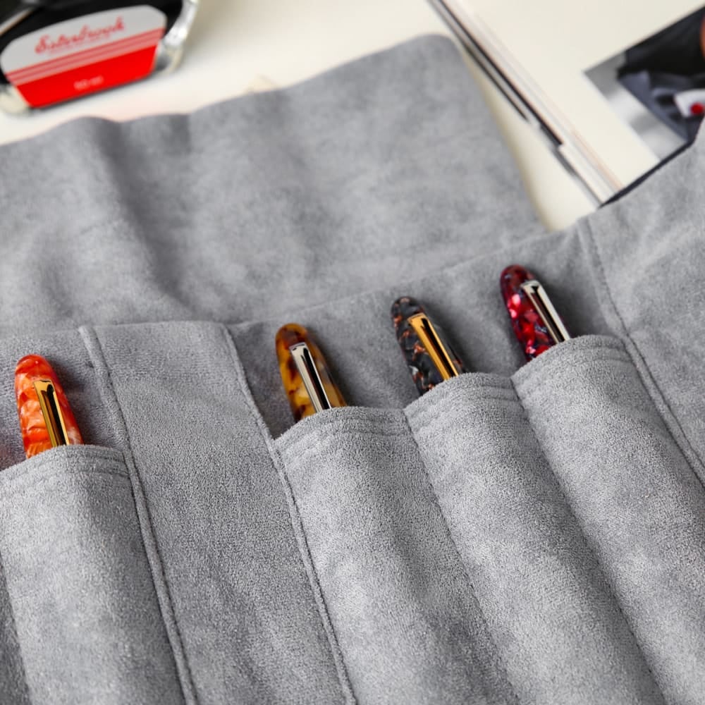 Esterbrook Pen Roll - Navy - Detail van de inhoud