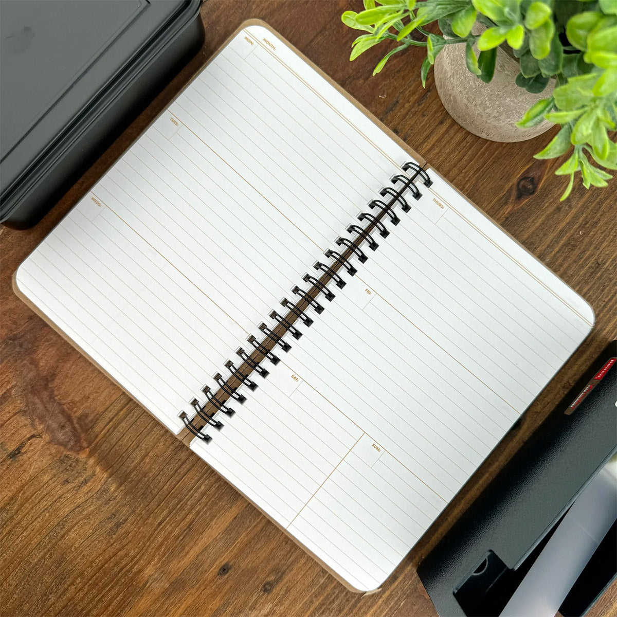 Field Notes 56-Week Planner met zwarte omslag en ringbinding