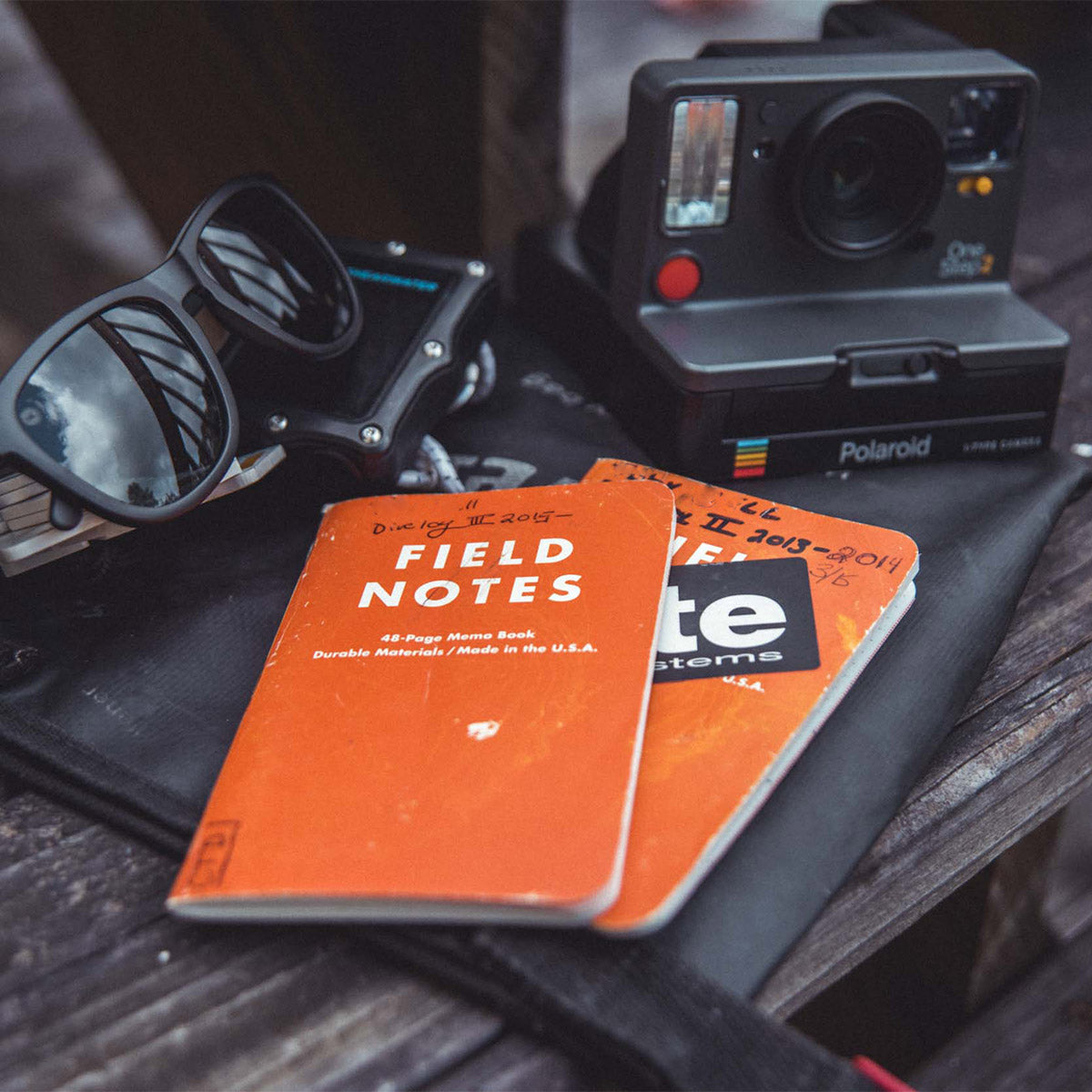 Field Notes Expedition notitieboek met oranje omslag en dot-grid pagina's