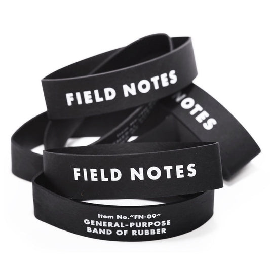 Field Notes Band of Rubber – zwarte rubberen band met wit FIELD NOTES-logo