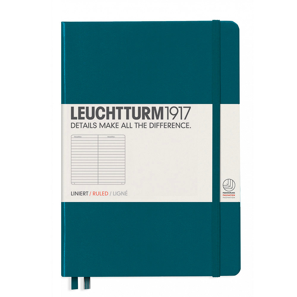 Leuchtturm1917 Medium A5 Notitieboek Pacific Green - Gelinieerd - Op een Witte Achtergrond