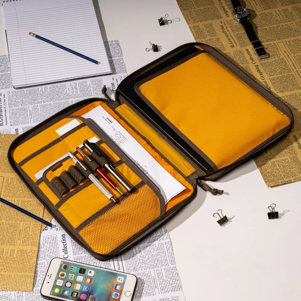 Lochby Daily Folio A4 - Brown - Sfeerfoto