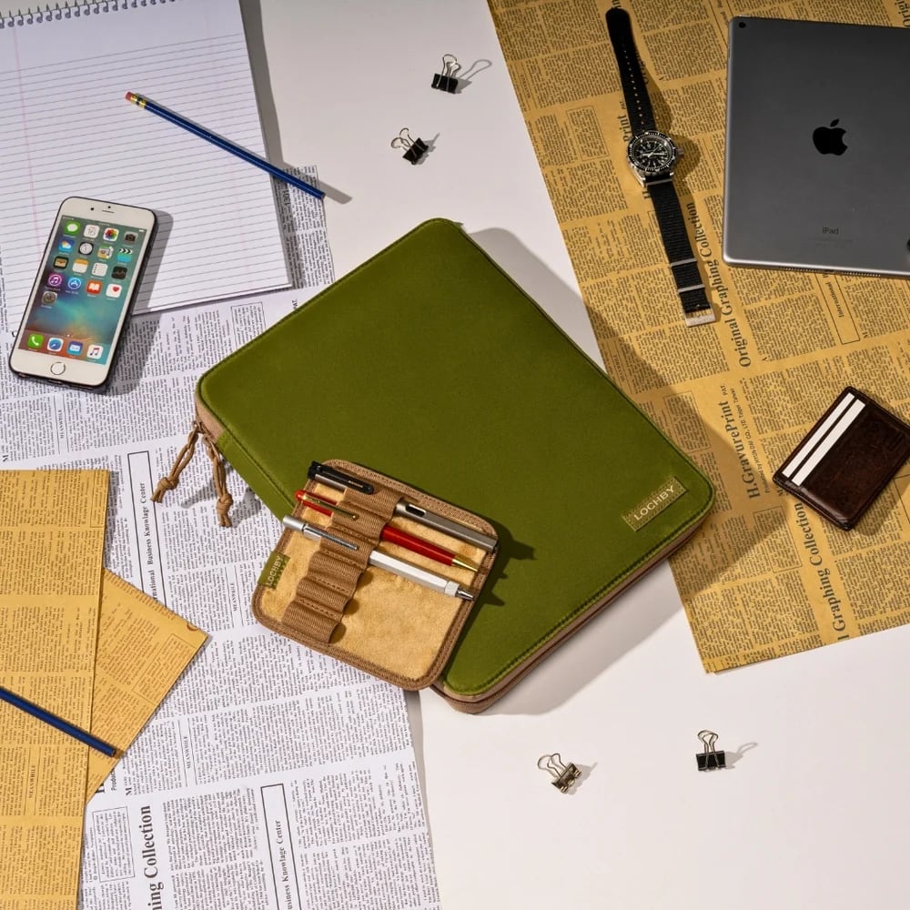 Lochby Daily Folio A4 - Olive - Sfeerfoto
