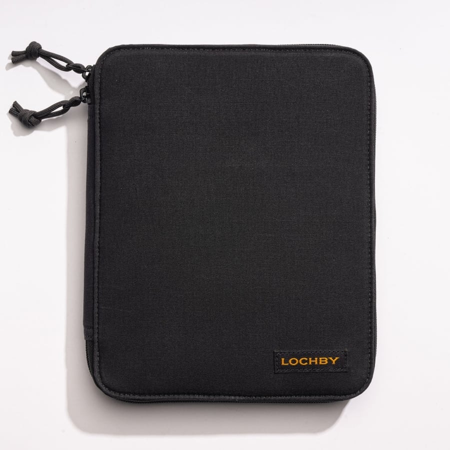 Lochby Daily Folio A5 - Bumblebee - Voorkant van het etui platliggend