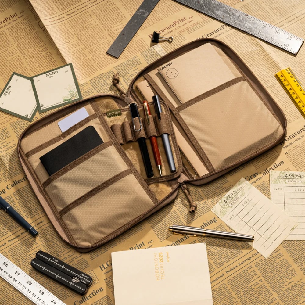Lochby Daily Folio A5 - Olive - Sfeerfoto