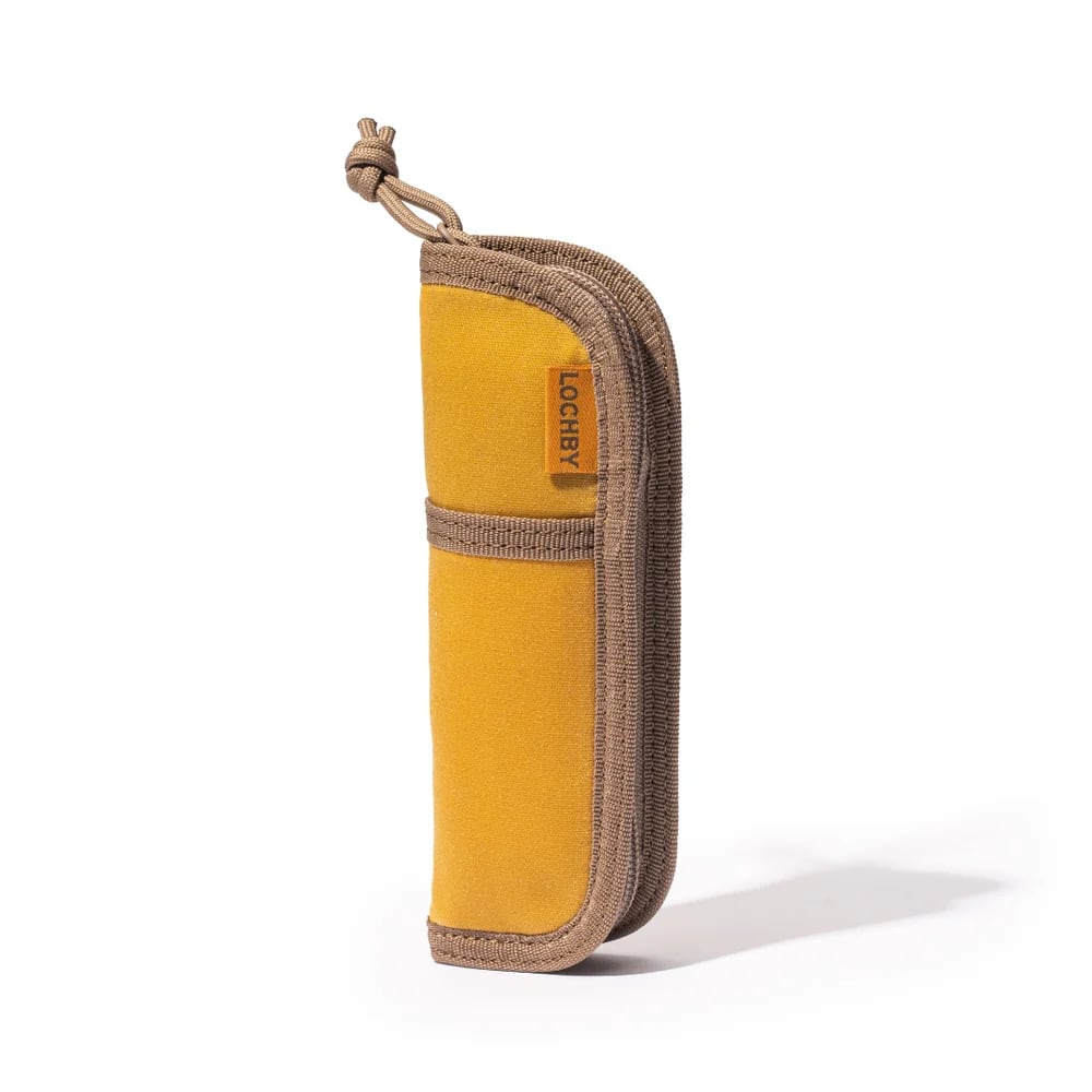 Lochby Duo Pen Pouch - Honey - Voorkant van het euit, schuin genomen