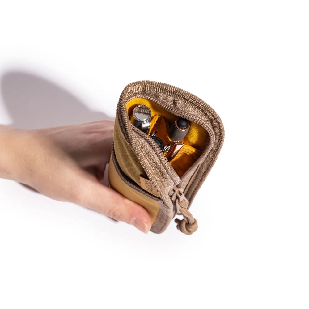 Lochby Duo Pen Pouch - Honey - Etui open van boven genomen