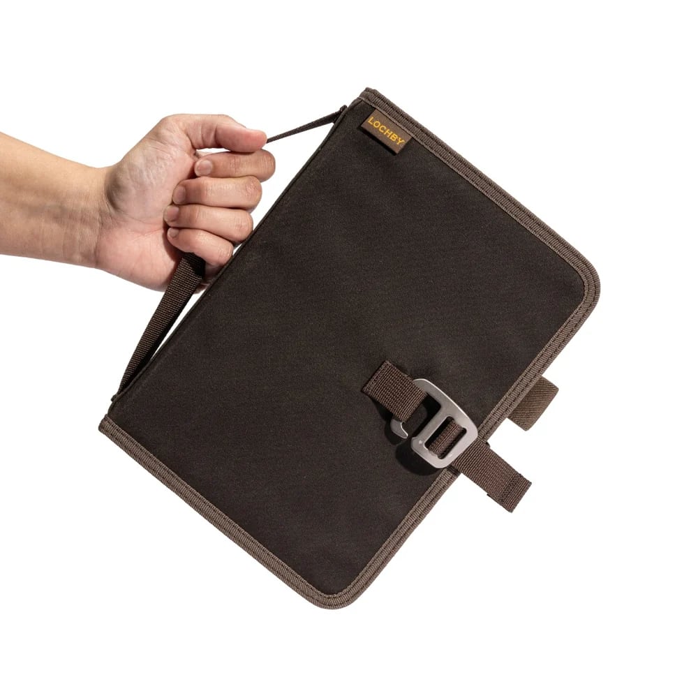 Lochby Field Binder A5 - Brown - In de hand