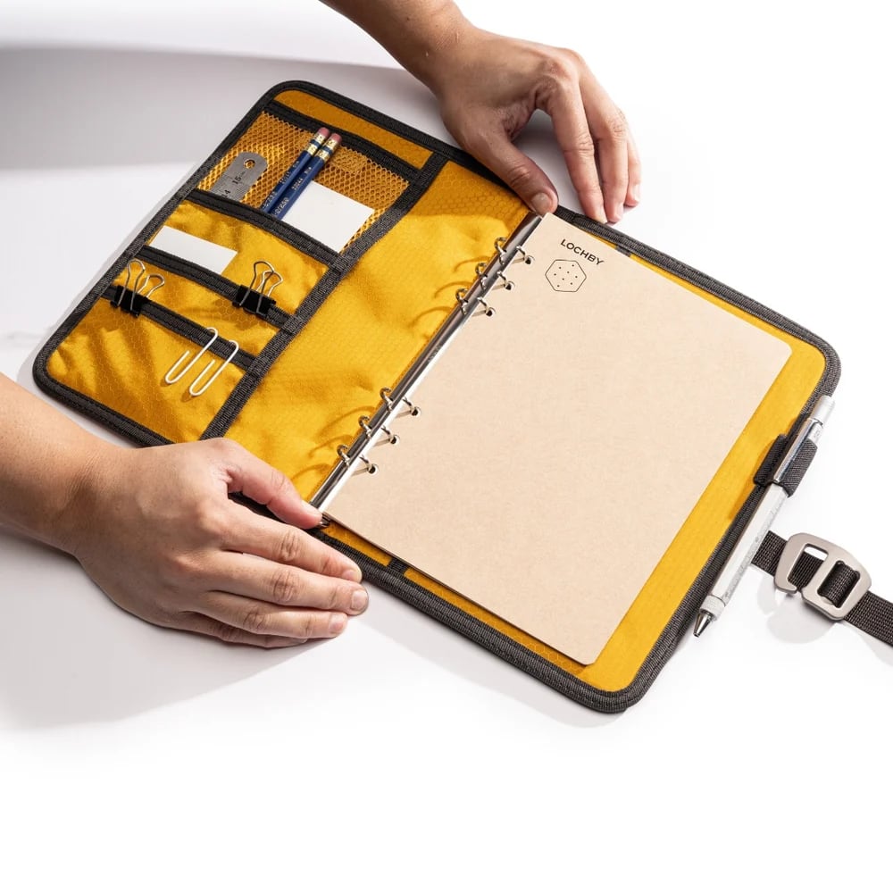 Lochby Field Binder A5 - Bumblebee - Voorbeeld van de ringbandsysteem