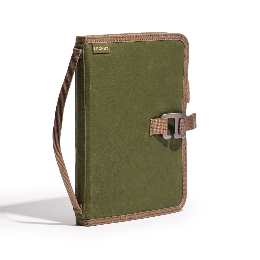 Lochby Field Binder A5 - Olive - Voorkant Schuin genomen