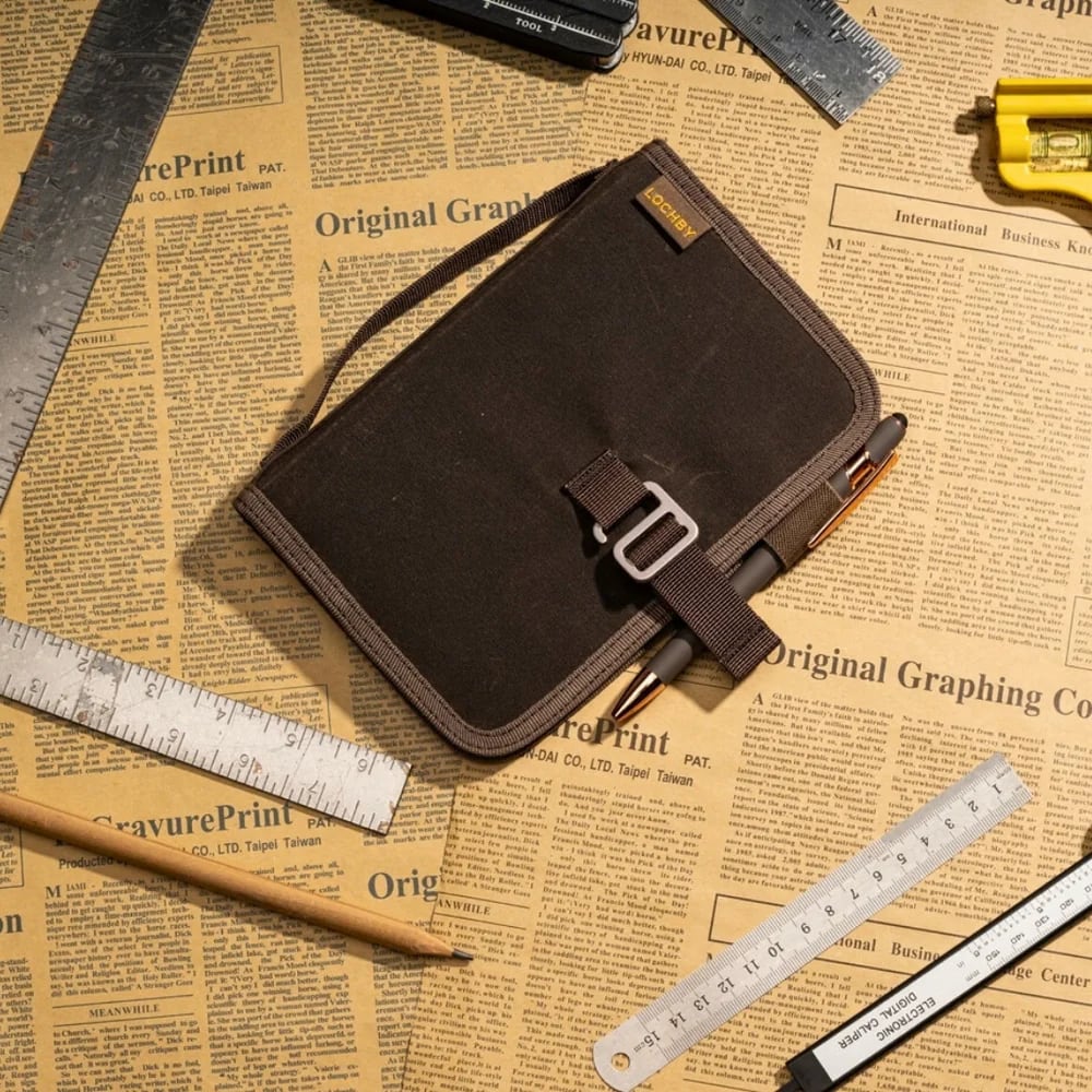 Lochby Field Binder A6 - Brown - Sfeerfoto