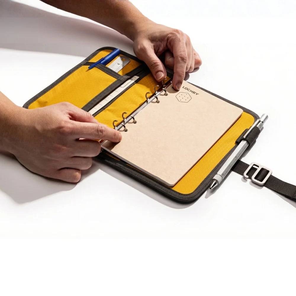 Lochby Field Binder A6 - Bumblebee - Voorbeeld van het ringband systeem