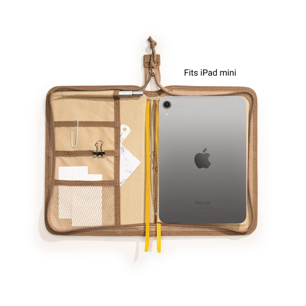 Lochby Field Folio A5 - Honey - Etui open met een iPad mini