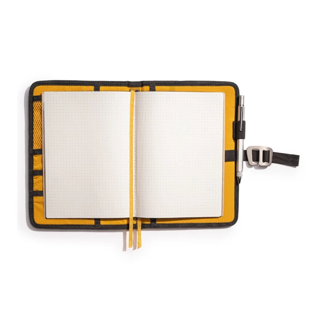 Lochby Field Journal - Bumblebee - Inhoud van de journal