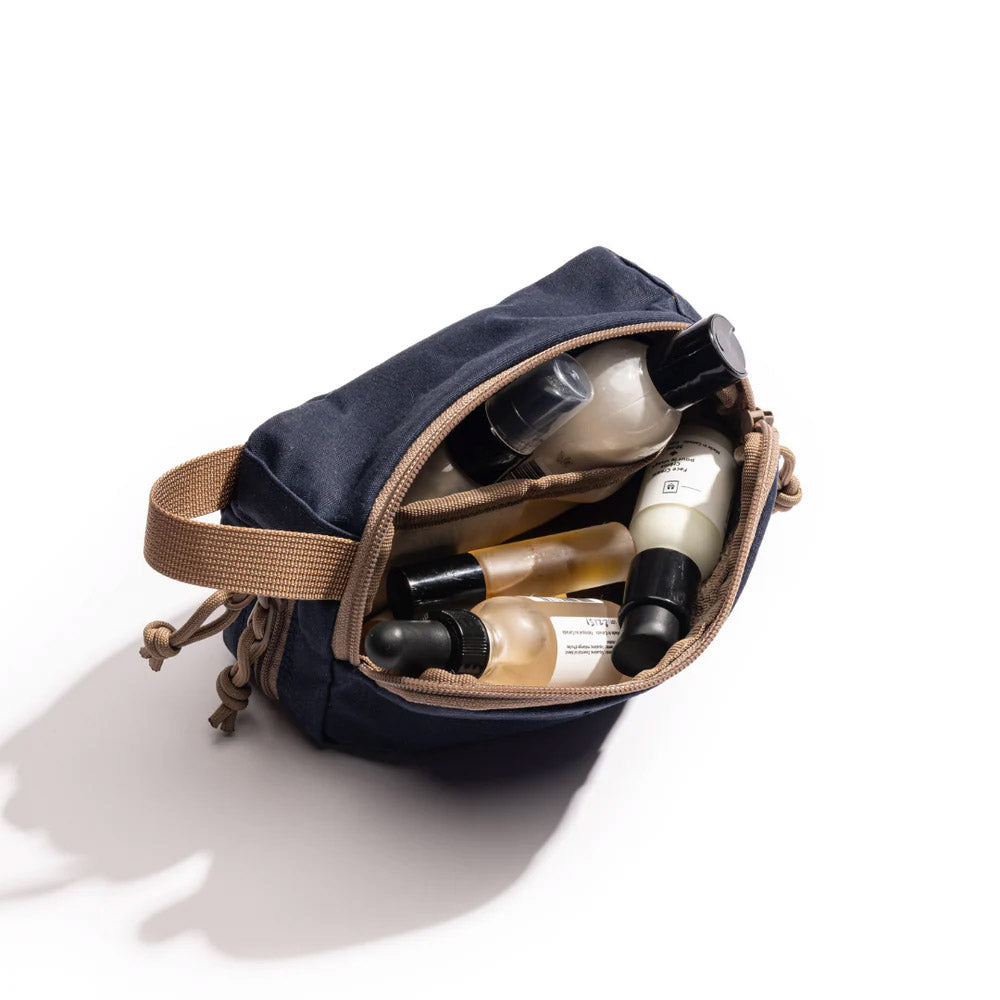 Lochby Mini Venture Pouch - Nautical - open met spulletjes erin