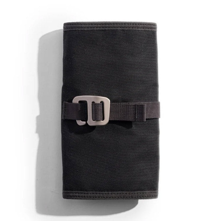 Lochby Tool Roll Etui - Charcoal Gold - Achterkant van het etui op een witte achtergrond