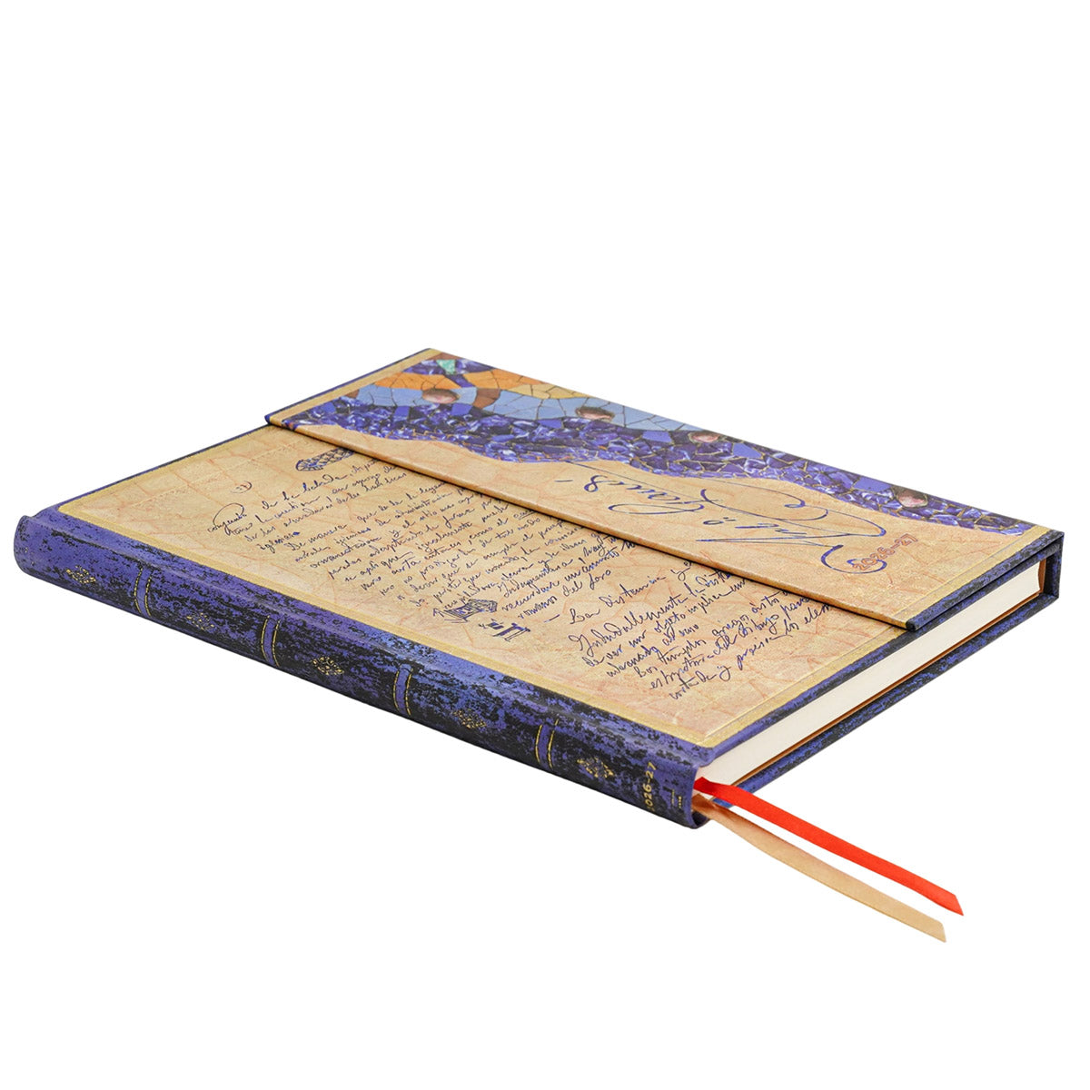 Paperblanks Agenda 2026-2027 - Gaudi, The Manuscript of Reus - Voorkant van de agenda op een witte achtergrond, foto van de zijkant genomen