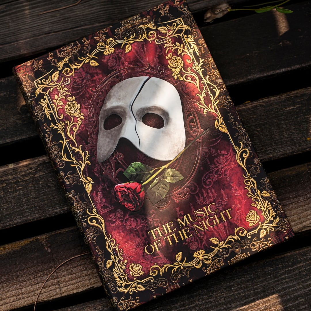 Paperblanks Masked Melody - Sfeerfoto