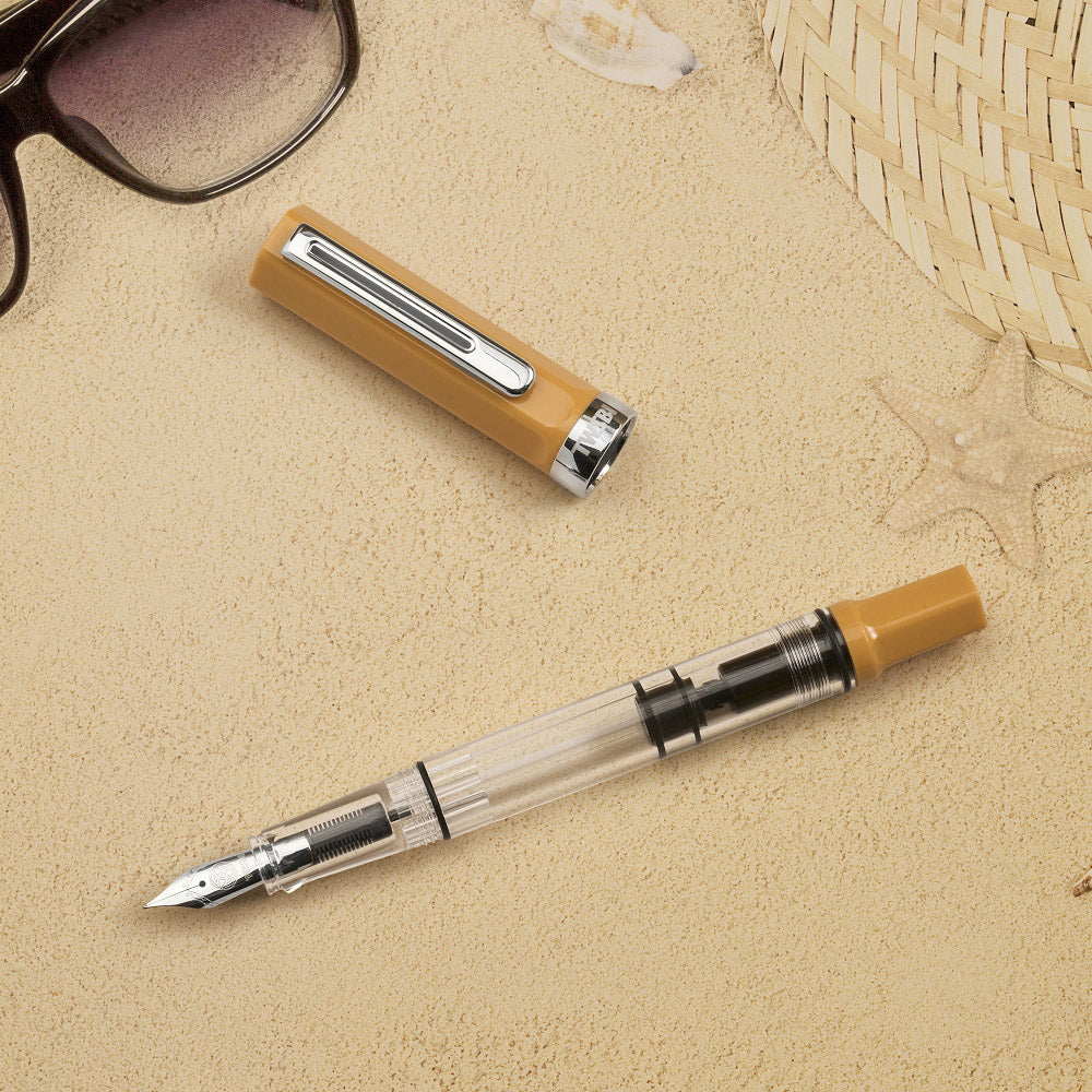 TWSBI Eco Fountain Pen Bahama Yellow -- Sfeerfoto