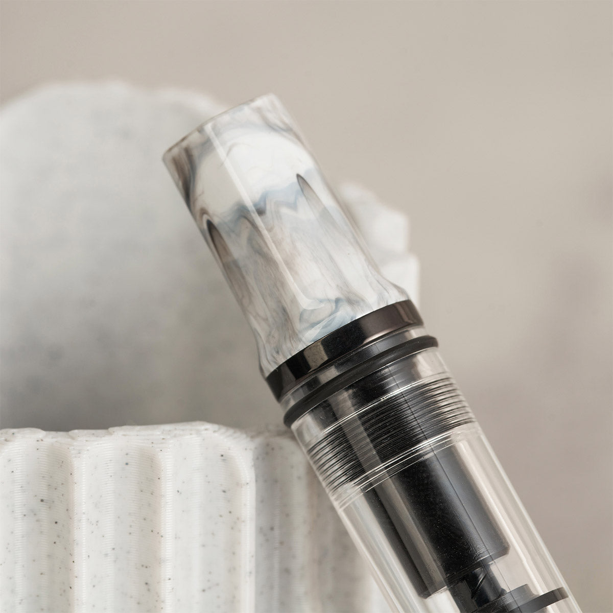 TWSBI Eco Fountain Pen Carrara with Onyx - Detail van de piston draaiknop